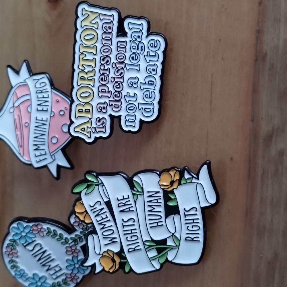 5 Woman's Rights pins